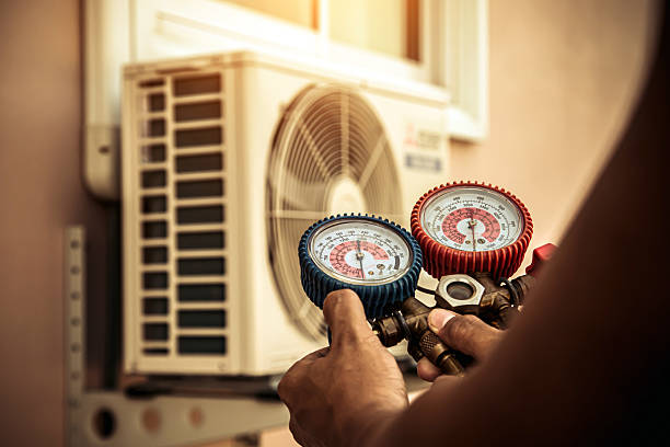 Professional Ac Installation technician working in Fair Oaks, VA